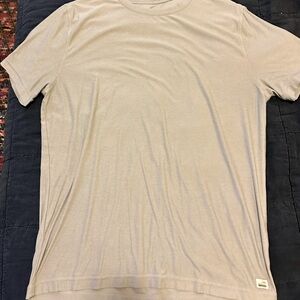 Vuori Strato Tech Size M—Platinum Heather Crewneck